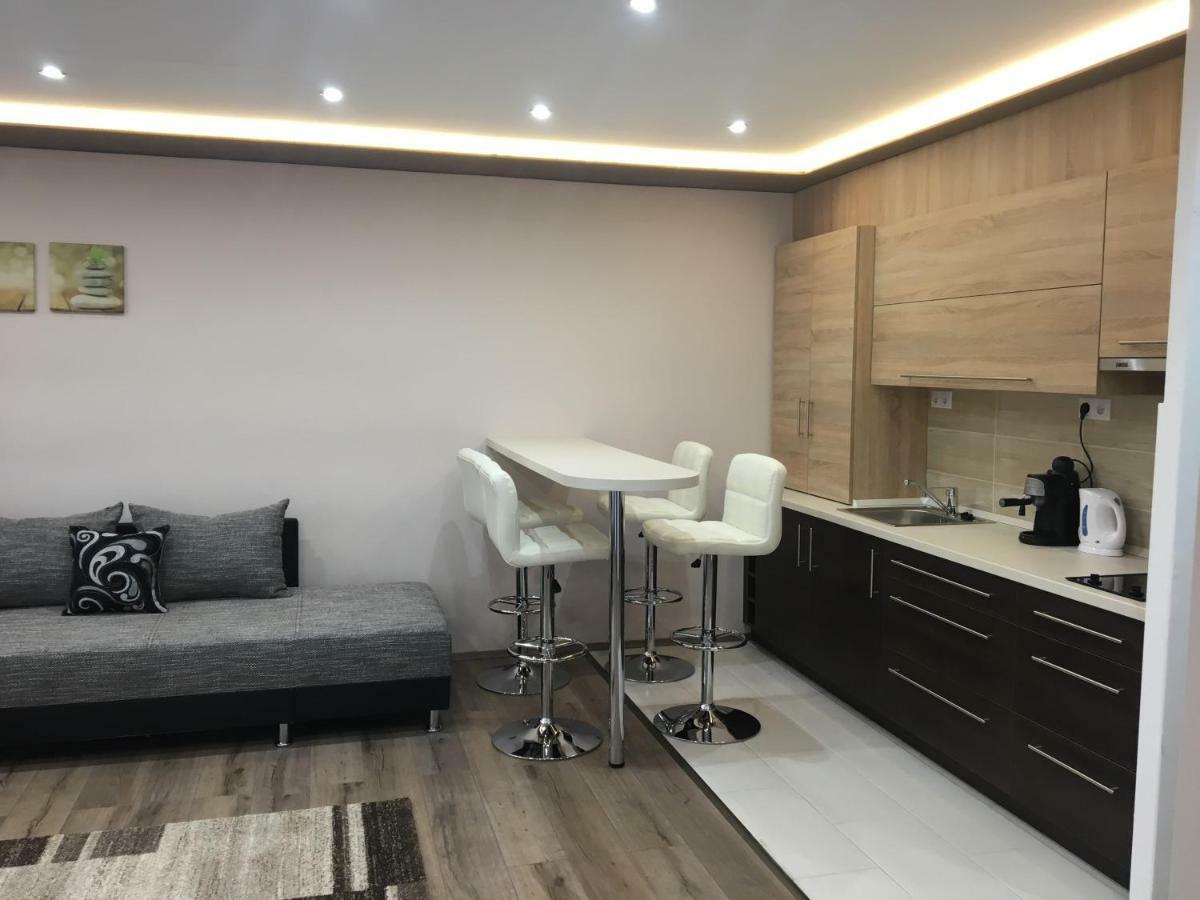 F&M Apartman Eger Exteriör bild